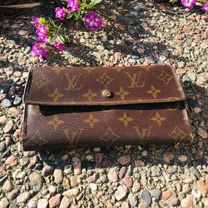 AUTH Louis Vuitton International Wallet MB0031